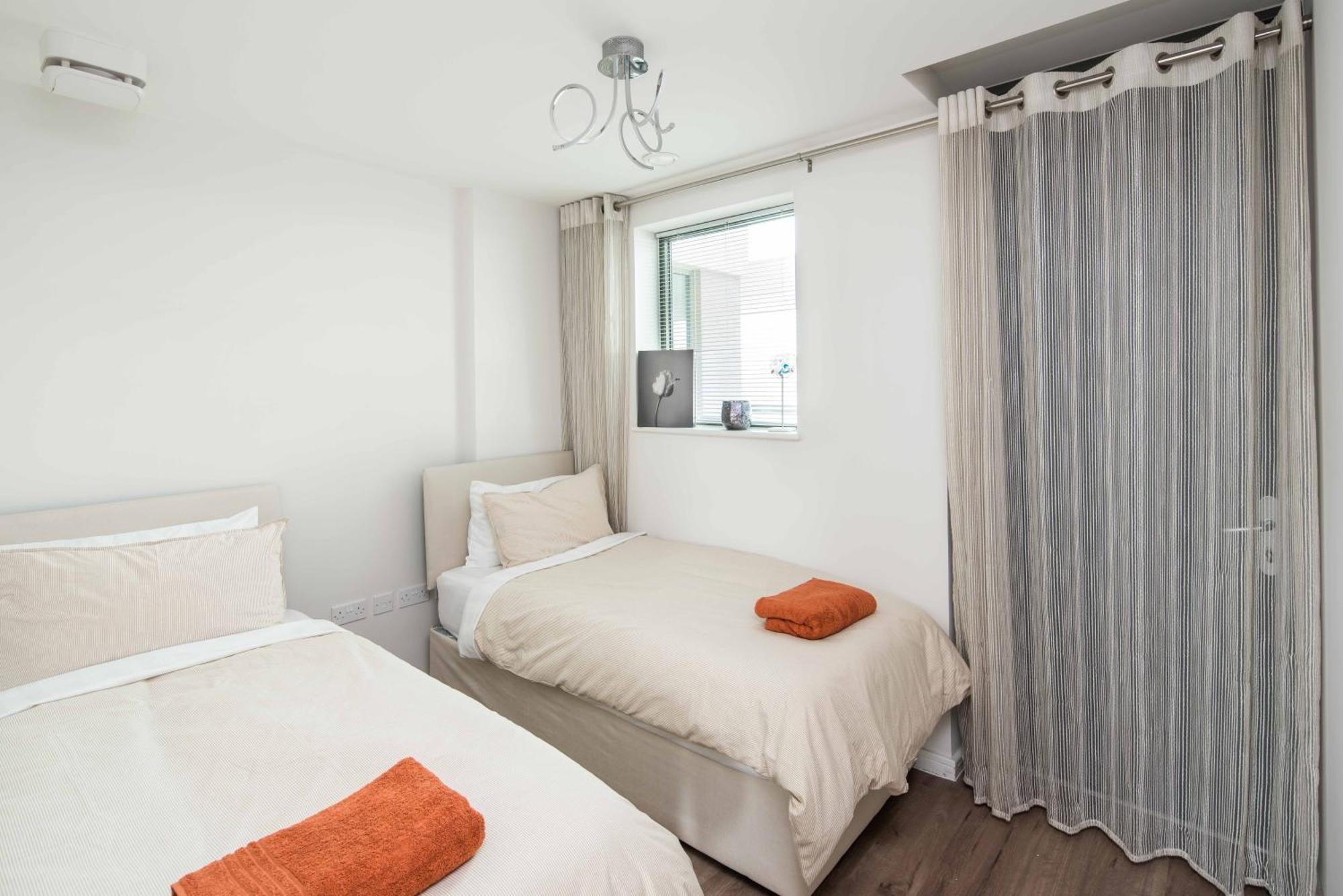 Canning Town -2 Bed Luxury Apartment Londres Exterior foto